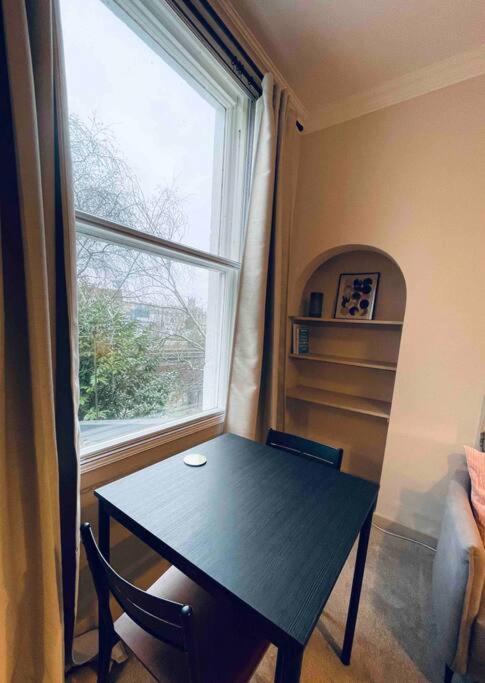 Newly Refurbished, Central Apartment With Permit Parking Bath Exterior photo
